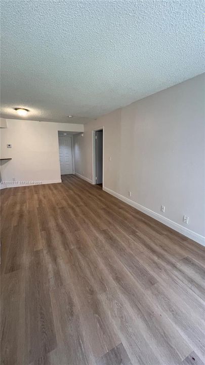 For Rent: $2,300 (2 beds, 2 baths, 984 Square Feet)