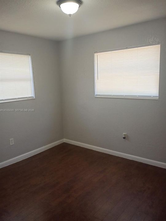For Rent: $3,200 (3 beds, 2 baths, 1140 Square Feet)