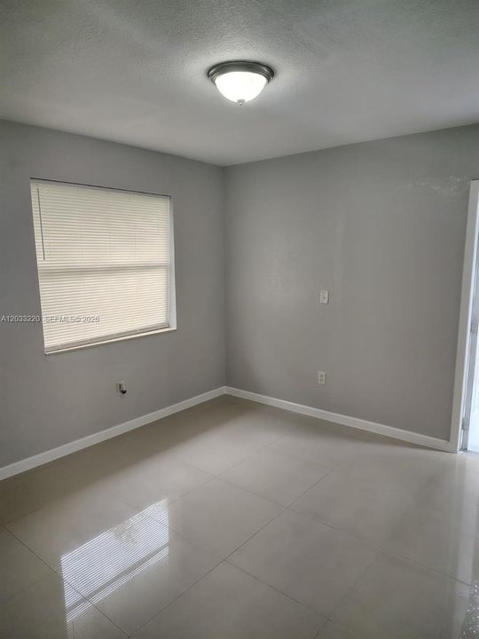 For Rent: $3,200 (3 beds, 2 baths, 1140 Square Feet)