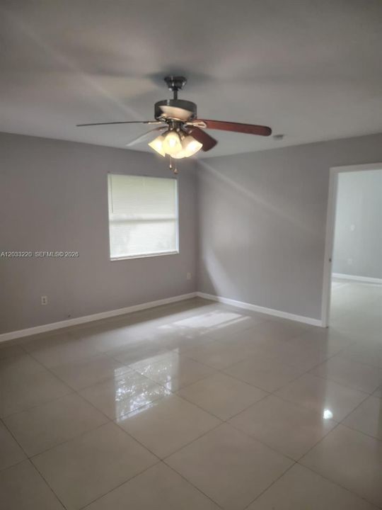 For Rent: $3,200 (3 beds, 2 baths, 1140 Square Feet)