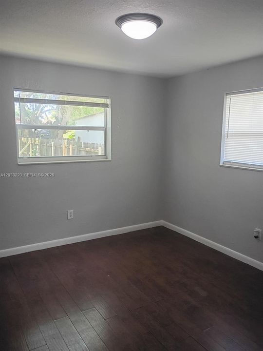 For Rent: $3,200 (3 beds, 2 baths, 1140 Square Feet)
