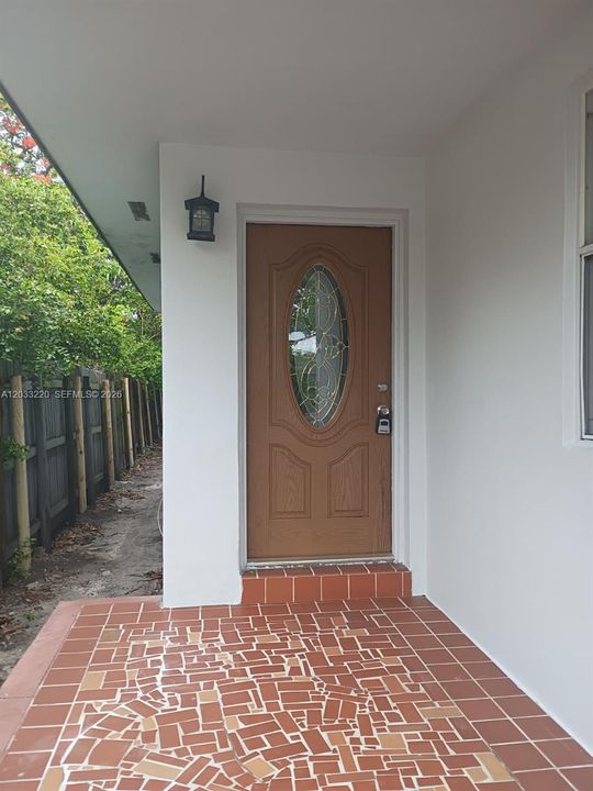 For Rent: $3,200 (3 beds, 2 baths, 1140 Square Feet)