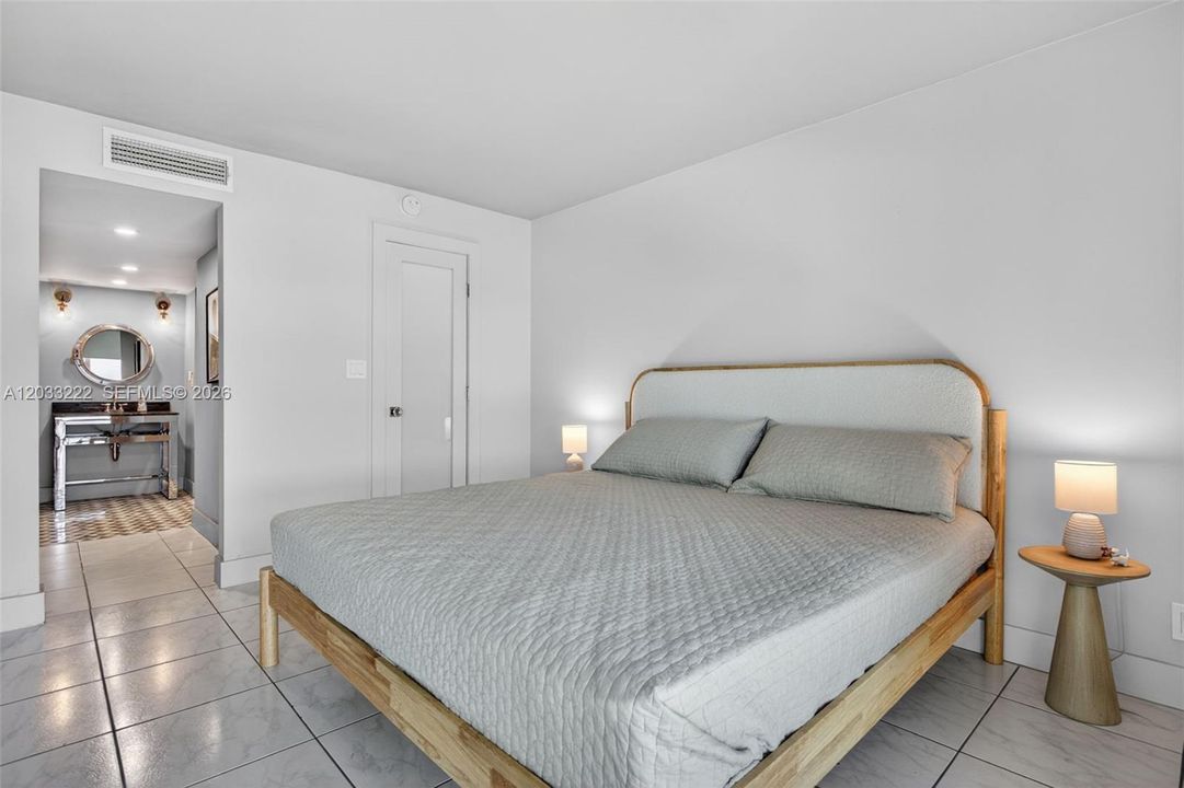 For Sale: $1,299,000 (2 beds, 2 baths, 1645 Square Feet)