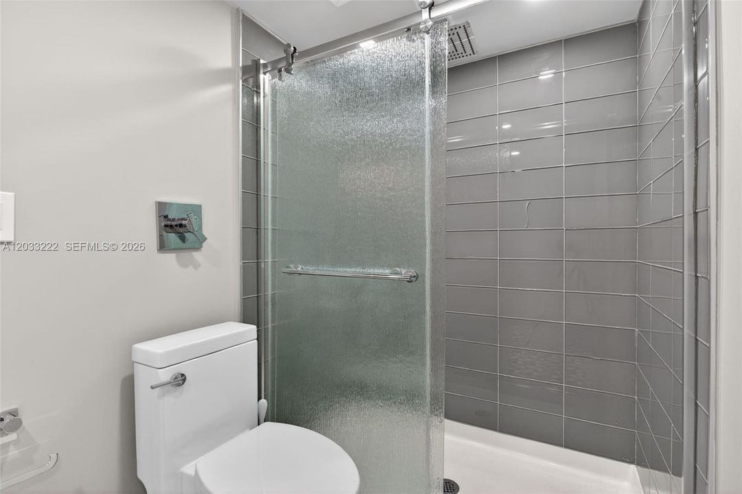 For Sale: $1,299,000 (2 beds, 2 baths, 1645 Square Feet)