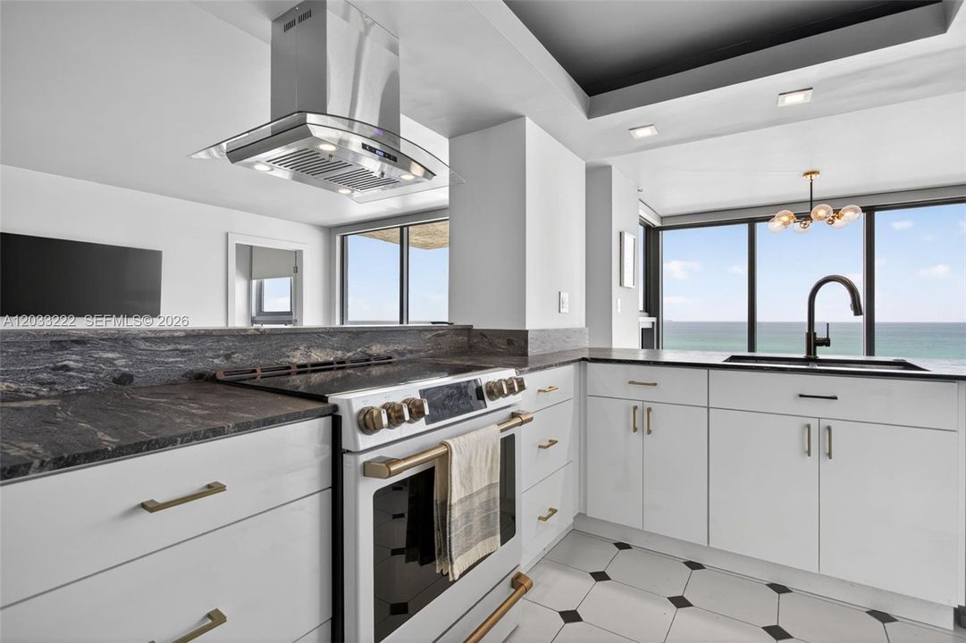 For Sale: $1,299,000 (2 beds, 2 baths, 1645 Square Feet)