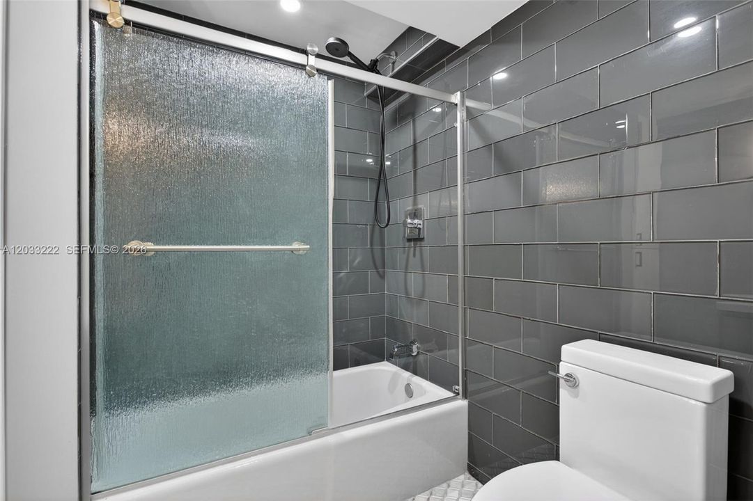 For Sale: $1,299,000 (2 beds, 2 baths, 1645 Square Feet)