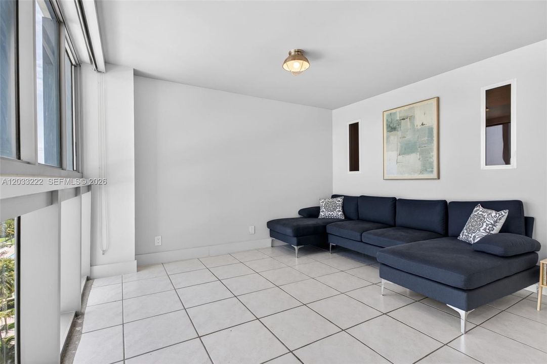 For Sale: $1,299,000 (2 beds, 2 baths, 1645 Square Feet)