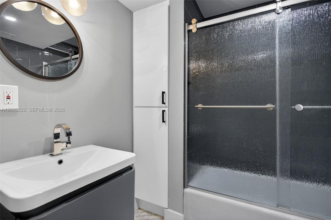 For Sale: $1,299,000 (2 beds, 2 baths, 1645 Square Feet)