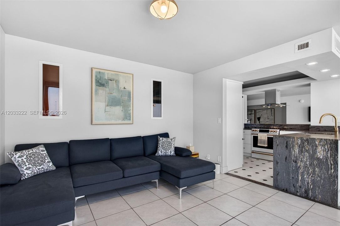 For Sale: $1,299,000 (2 beds, 2 baths, 1645 Square Feet)