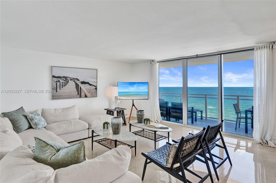For Sale: $825,000 (2 beds, 2 baths, 1312 Square Feet)