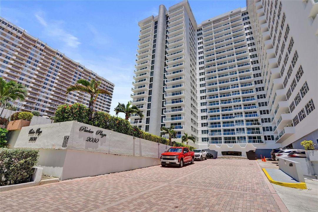 For Sale: $825,000 (2 beds, 2 baths, 1312 Square Feet)