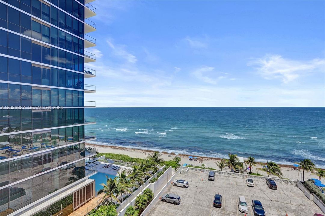 For Sale: $825,000 (2 beds, 2 baths, 1312 Square Feet)