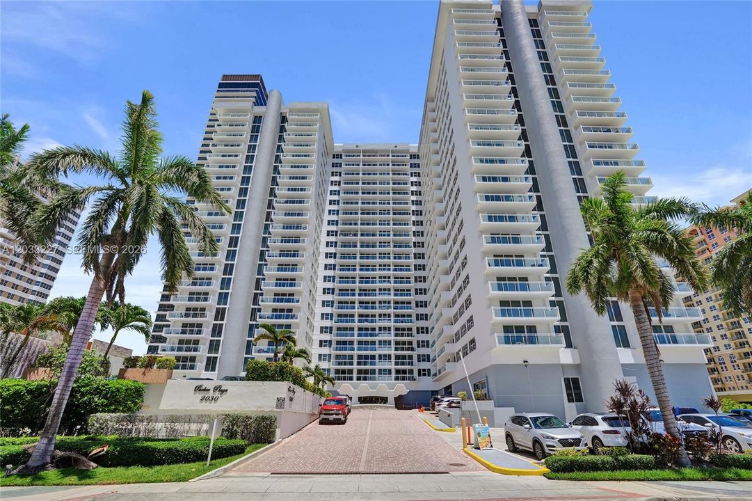 For Sale: $825,000 (2 beds, 2 baths, 1312 Square Feet)