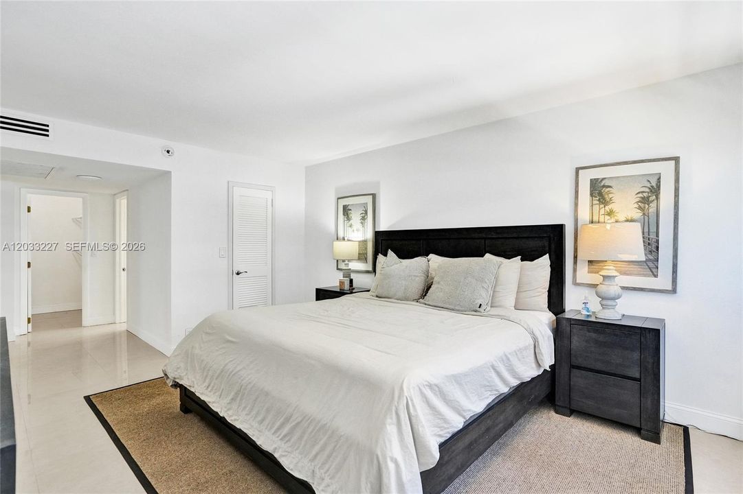 For Sale: $825,000 (2 beds, 2 baths, 1312 Square Feet)