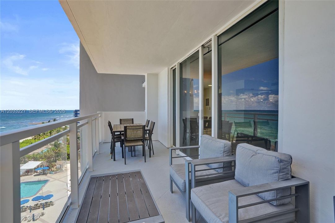 For Sale: $825,000 (2 beds, 2 baths, 1312 Square Feet)