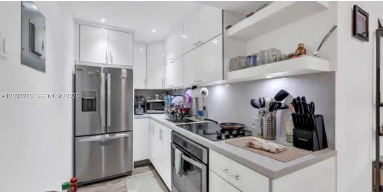 For Rent: $2,100 (2 beds, 2 baths, 782 Square Feet)