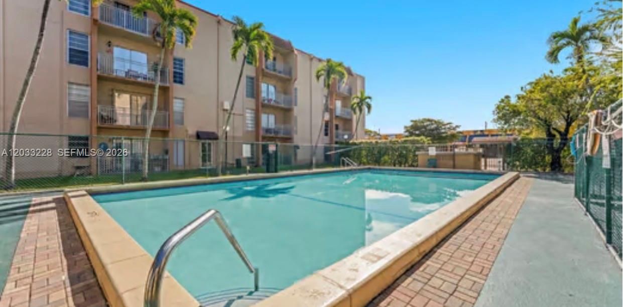 For Rent: $2,100 (2 beds, 2 baths, 782 Square Feet)