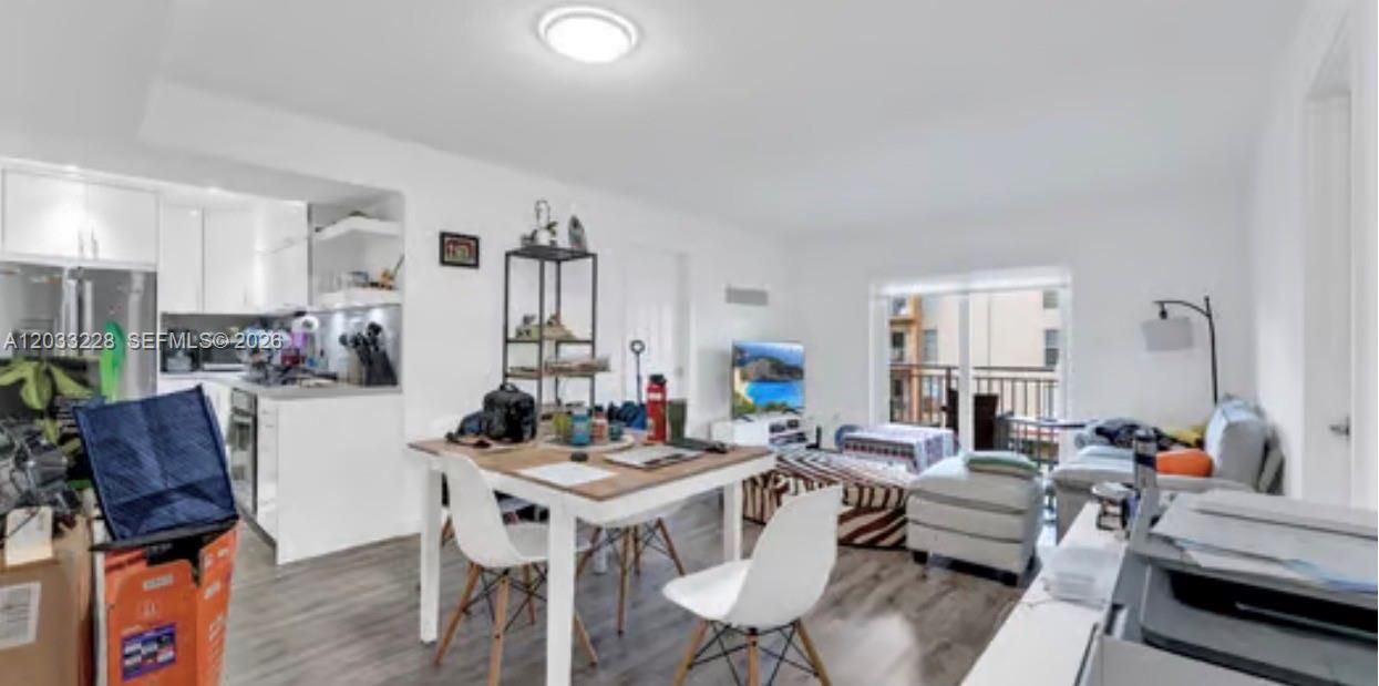 For Rent: $2,100 (2 beds, 2 baths, 782 Square Feet)