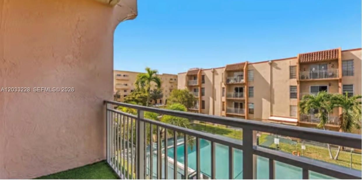For Rent: $2,100 (2 beds, 2 baths, 782 Square Feet)
