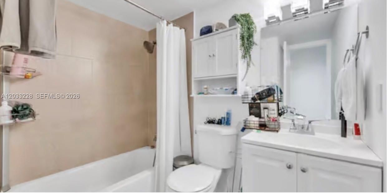 For Rent: $2,100 (2 beds, 2 baths, 782 Square Feet)