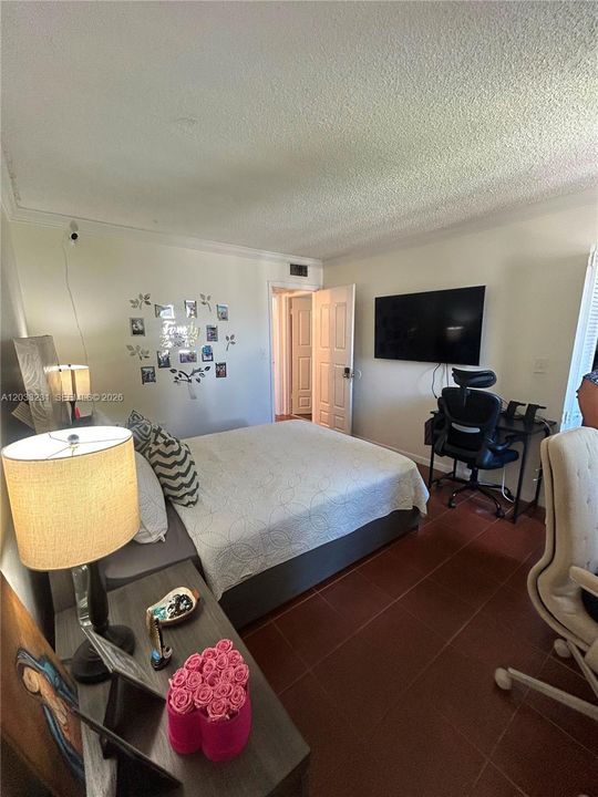 For Rent: $2,900 (3 beds, 2 baths, 1275 Square Feet)
