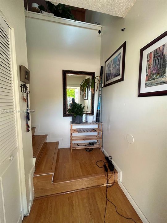 For Rent: $2,900 (3 beds, 2 baths, 1275 Square Feet)