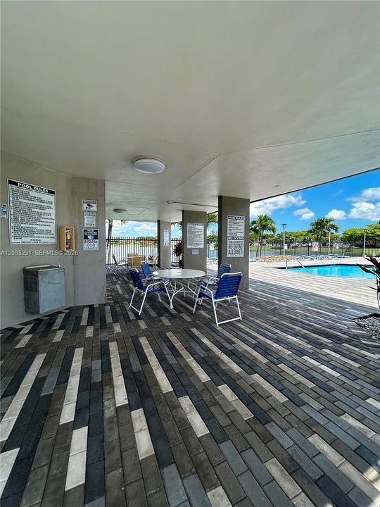 For Rent: $2,900 (3 beds, 2 baths, 1275 Square Feet)