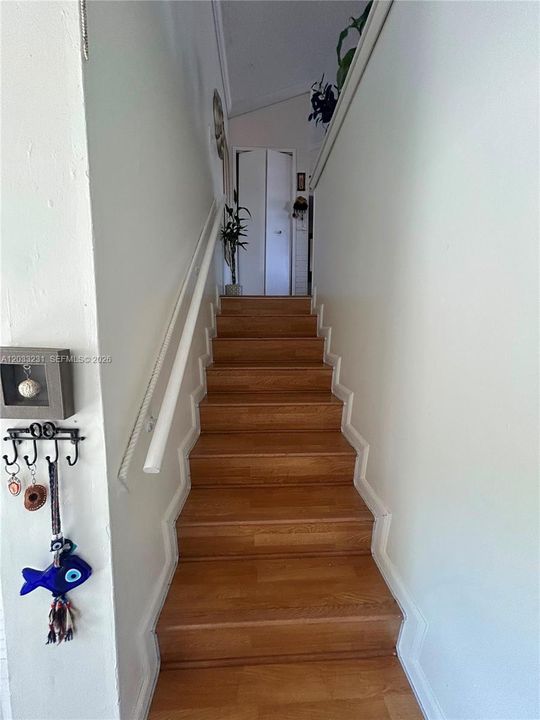 For Rent: $2,900 (3 beds, 2 baths, 1275 Square Feet)