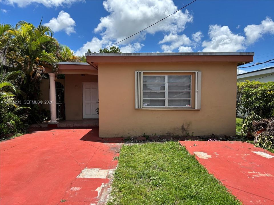 For Sale: $595,000 (4 beds, 3 baths, 1721 Square Feet)