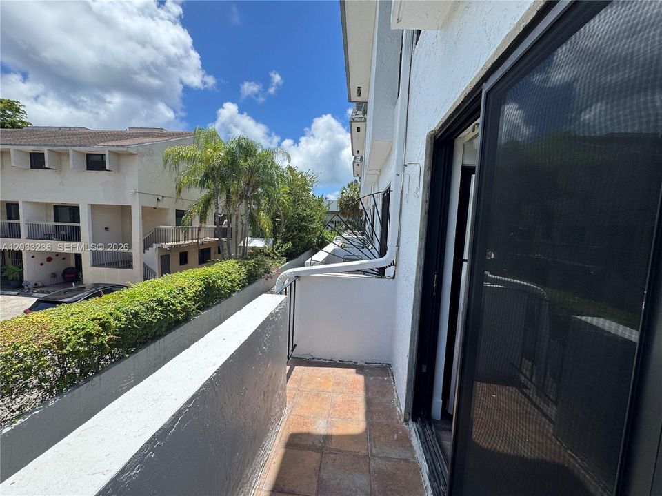 For Rent: $2,600 (2 beds, 1 baths, 1600 Square Feet)