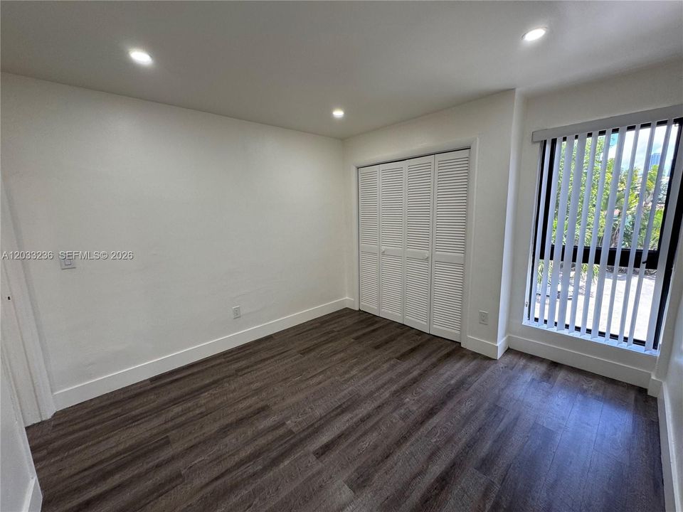 For Rent: $2,600 (2 beds, 1 baths, 1600 Square Feet)