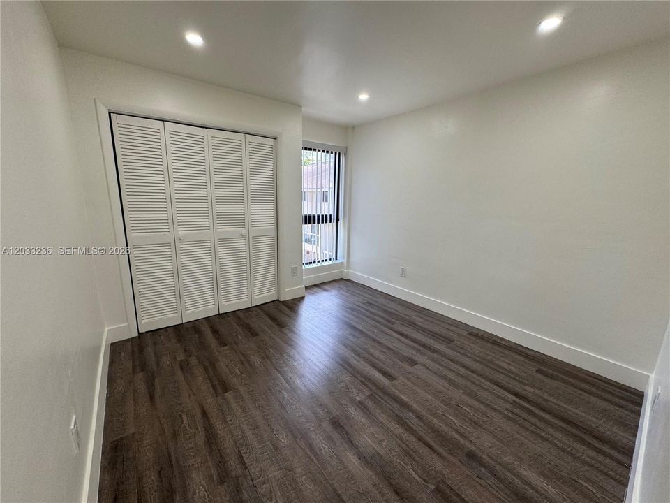 For Rent: $2,600 (2 beds, 1 baths, 1600 Square Feet)