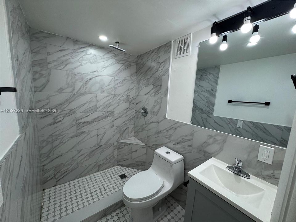 For Rent: $2,600 (2 beds, 1 baths, 1600 Square Feet)