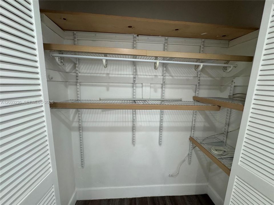 For Rent: $2,600 (2 beds, 1 baths, 1600 Square Feet)
