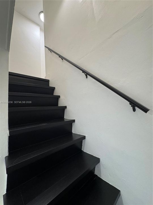 For Rent: $2,600 (2 beds, 1 baths, 1600 Square Feet)