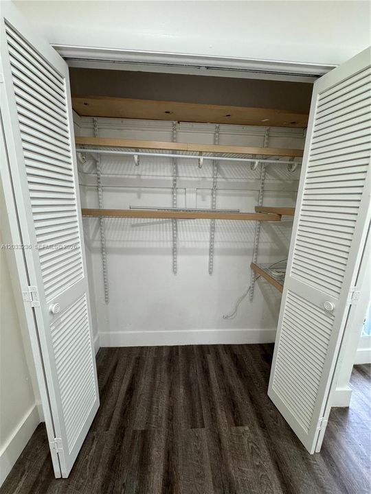 For Rent: $2,600 (2 beds, 1 baths, 1600 Square Feet)