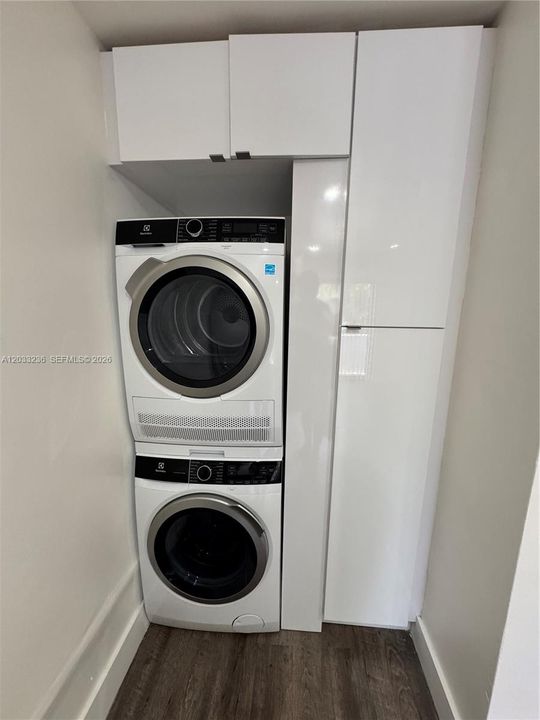 For Rent: $2,600 (2 beds, 1 baths, 1600 Square Feet)