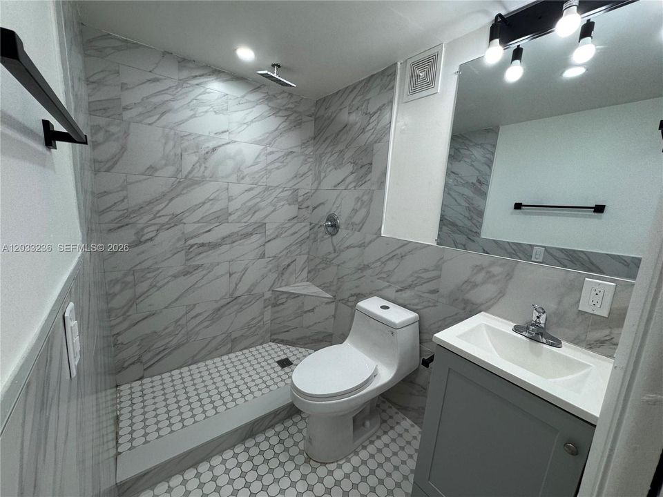 For Rent: $2,600 (2 beds, 1 baths, 1600 Square Feet)