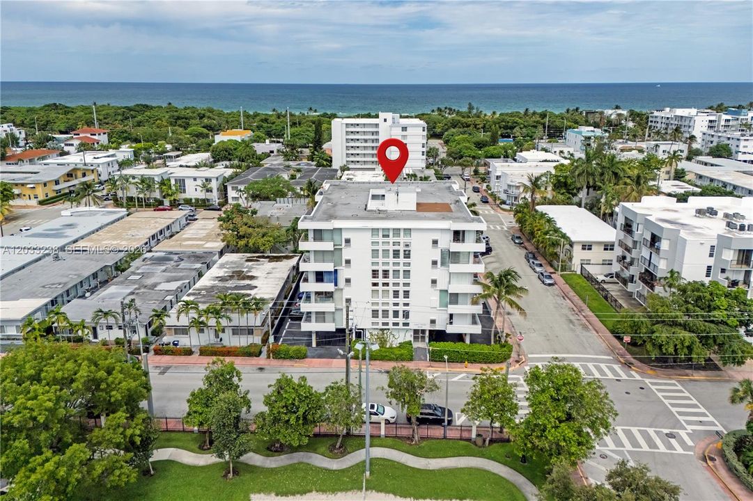 For Sale: $220,000 (1 beds, 1 baths, 767 Square Feet)