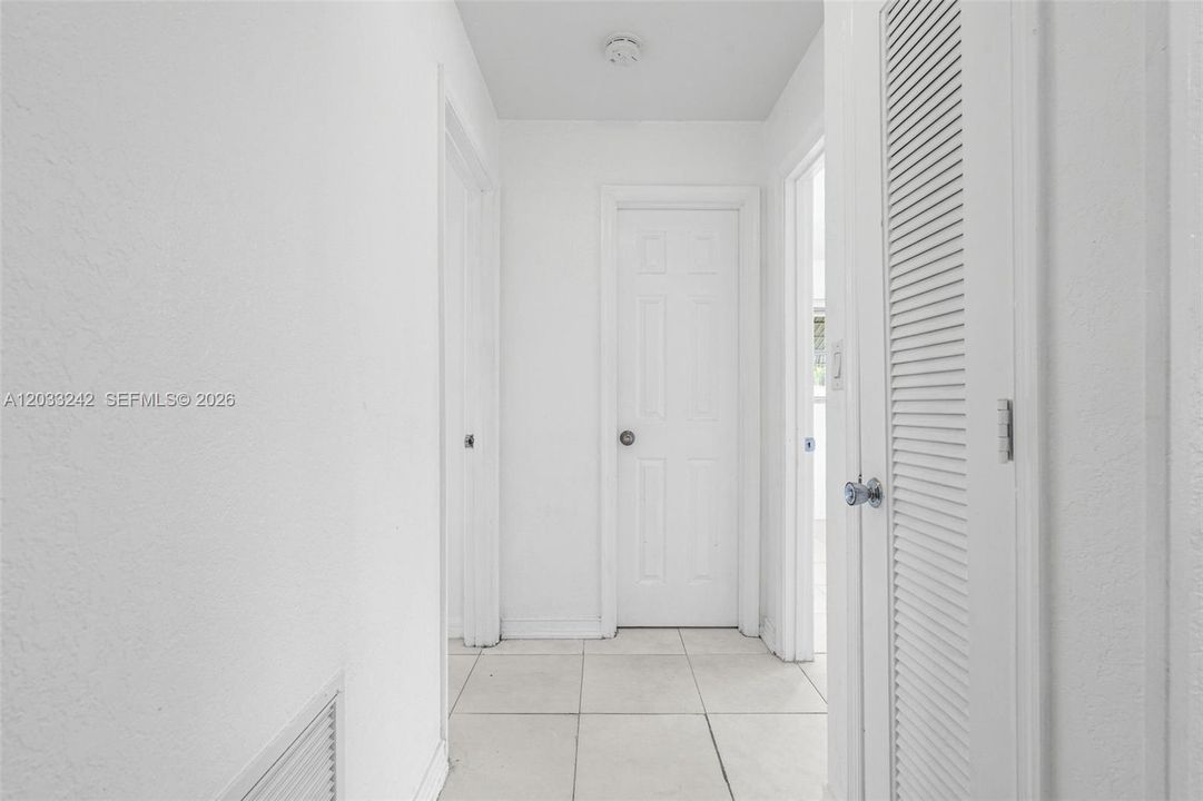 For Rent: $2,500 (2 beds, 1 baths, 1062 Square Feet)