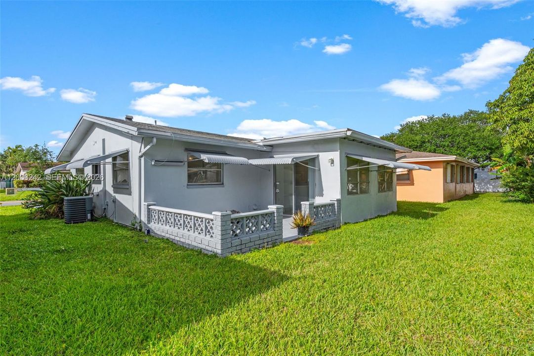 For Rent: $2,500 (2 beds, 1 baths, 1062 Square Feet)