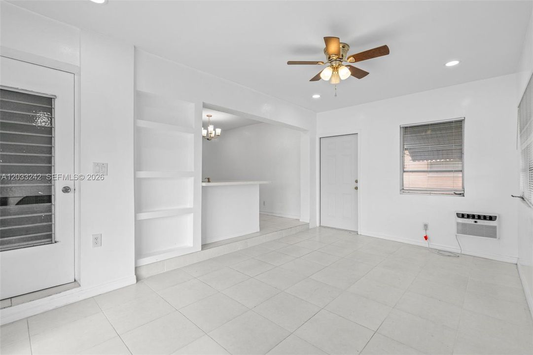 For Rent: $2,500 (2 beds, 1 baths, 1062 Square Feet)