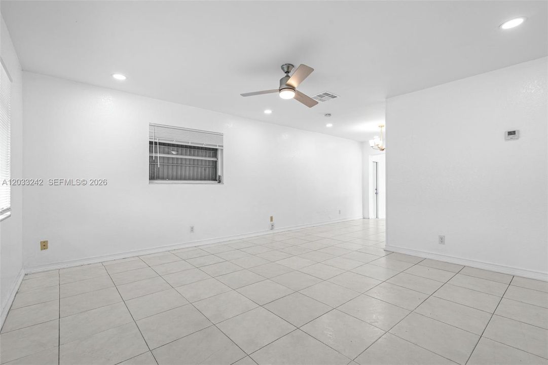 For Rent: $2,500 (2 beds, 1 baths, 1062 Square Feet)