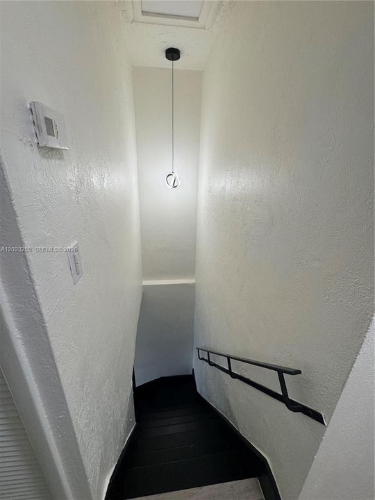 For Rent: $2,650 (2 beds, 1 baths, 1600 Square Feet)