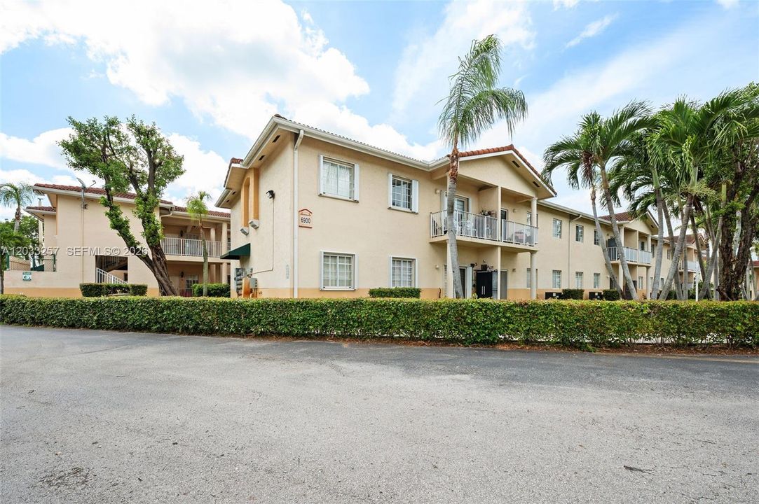 En Venta: $319,900 (3 camas, 2 baños, 992 Pies cuadrados)