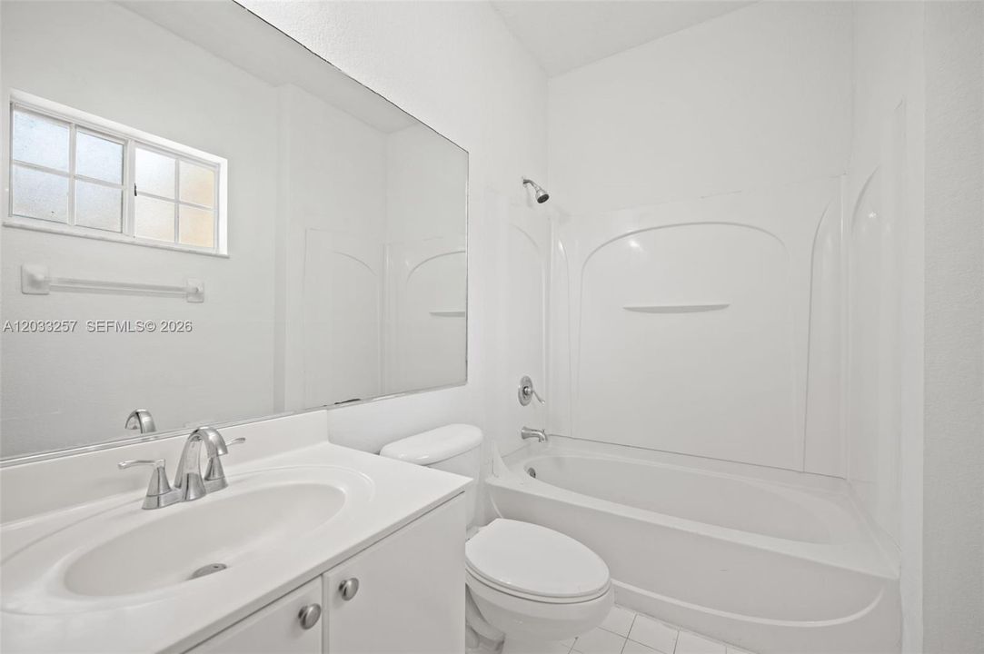 En Venta: $319,900 (3 camas, 2 baños, 992 Pies cuadrados)