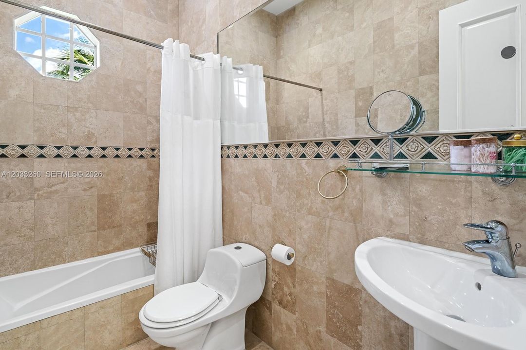 For Rent: $17,000 (6 beds, 5 baths, 4857 Square Feet)