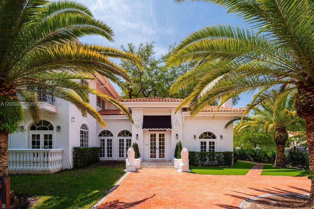 For Rent: $17,000 (6 beds, 5 baths, 4857 Square Feet)