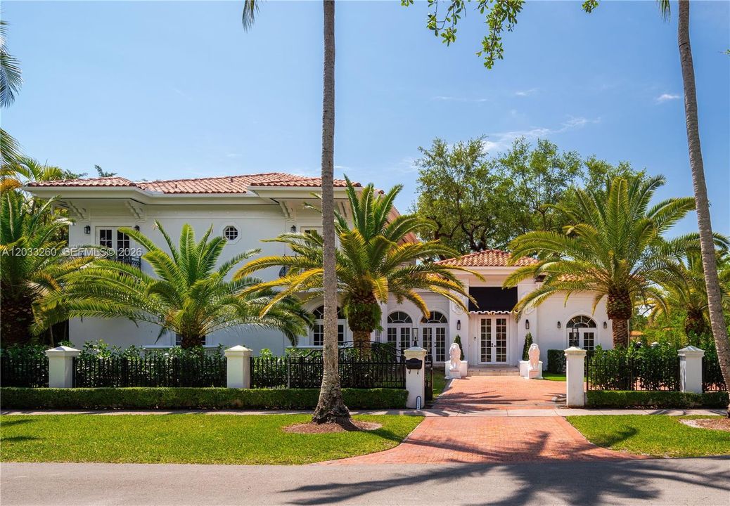 For Rent: $17,000 (6 beds, 5 baths, 4857 Square Feet)