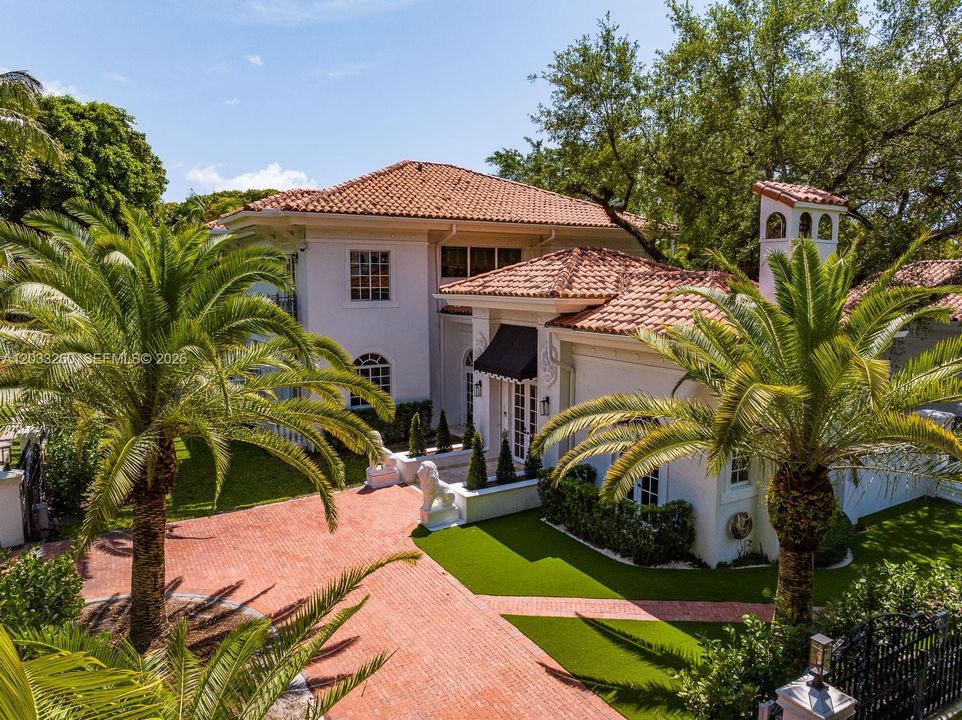 For Rent: $17,000 (6 beds, 5 baths, 4857 Square Feet)